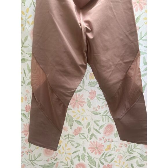 Amelia Capri - Picture 5 of 7